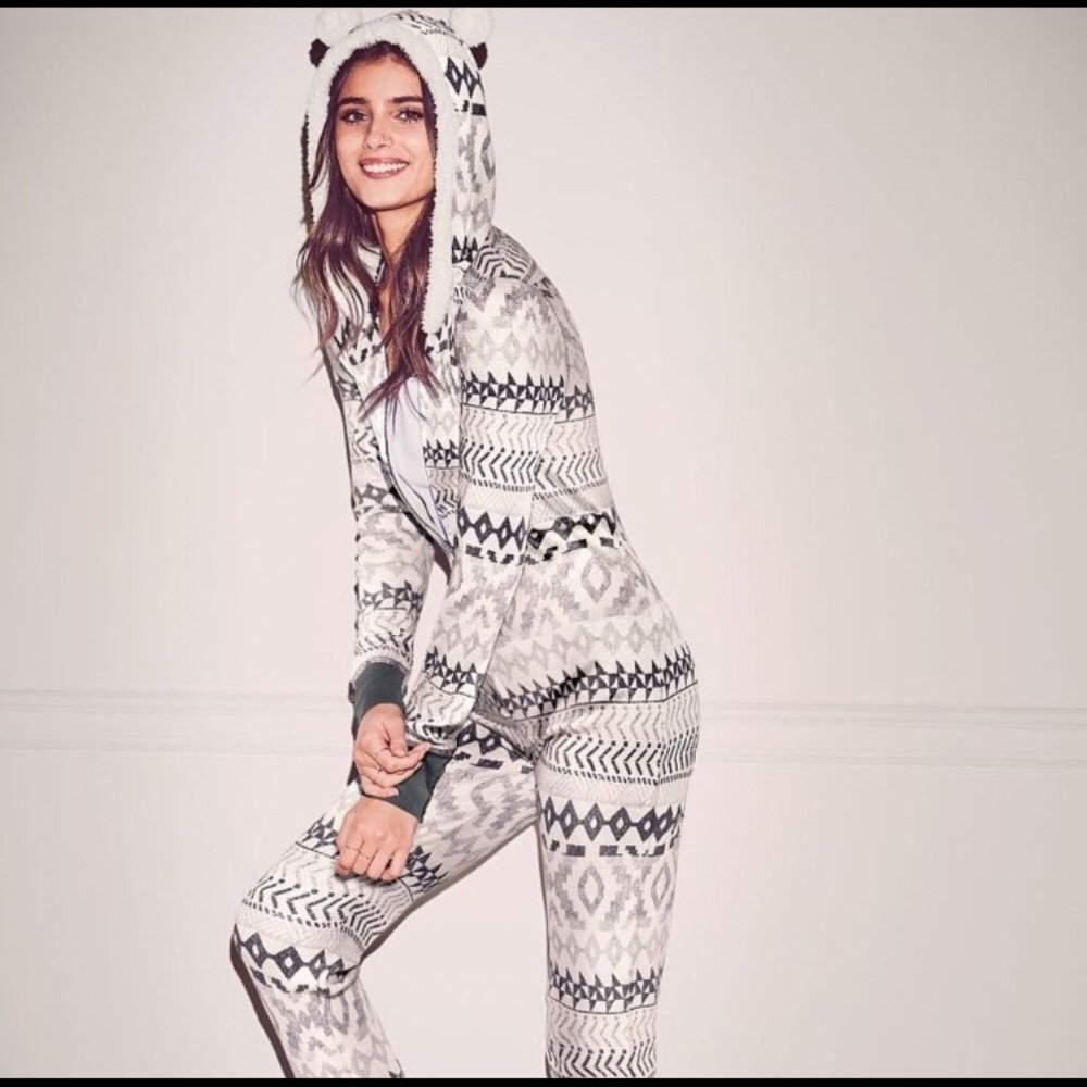 ❌SOLD❌Victorias Secret Sherpa One Piece Hooded PJS